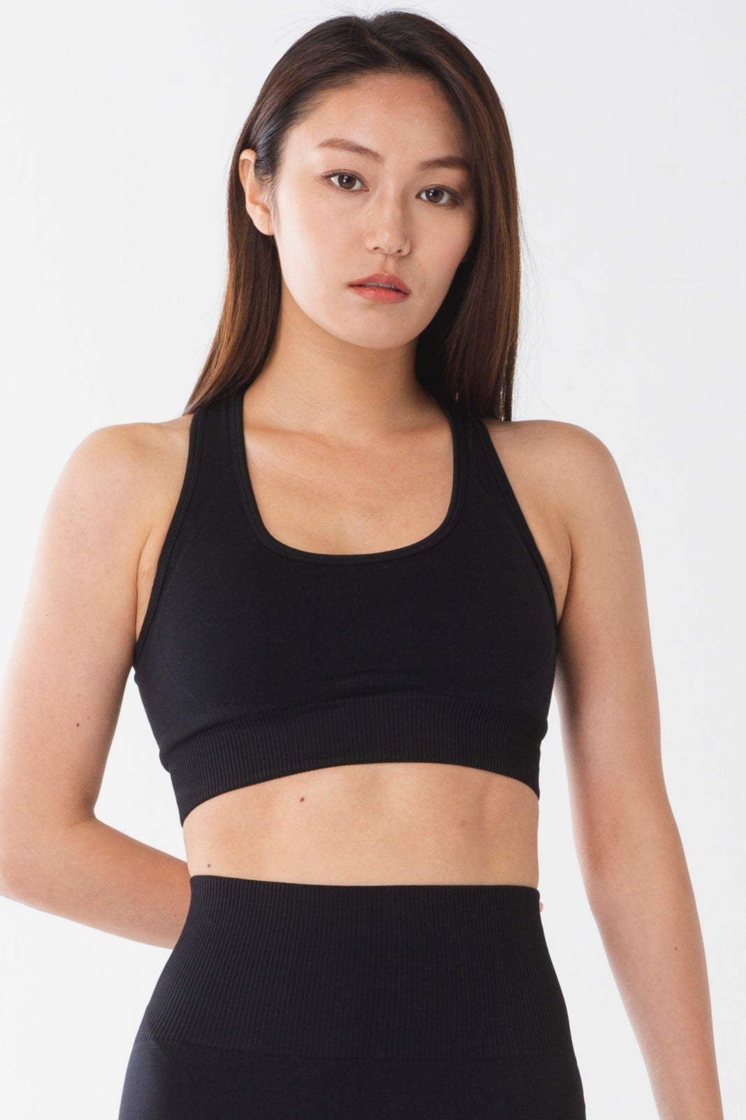 エッセンシャル シームレス スポーツブラ ブラックスター