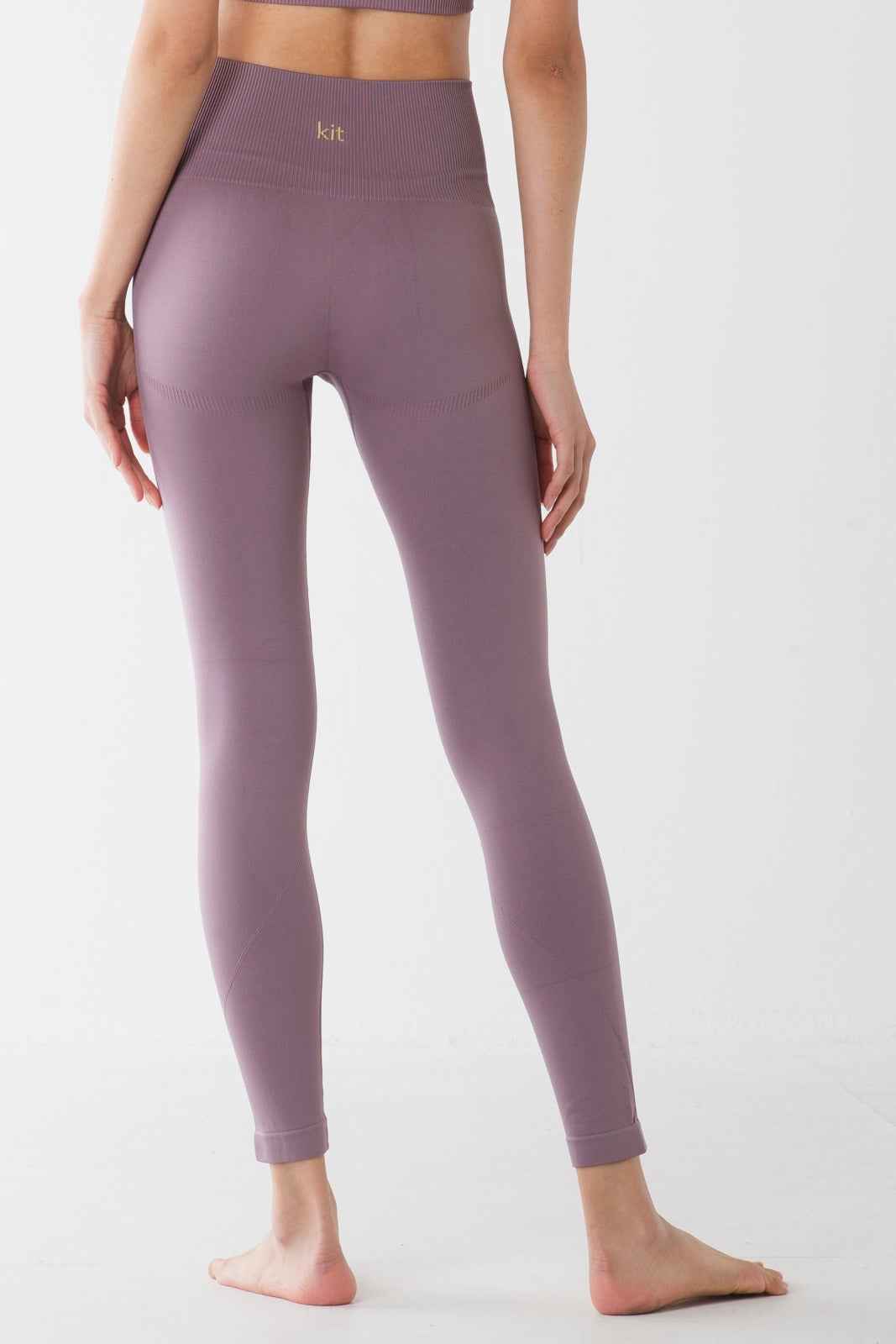 エッセンシャル シームレス レギンス シャンパン