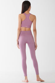 エッセンシャル シームレス スポーツブラ ピンク