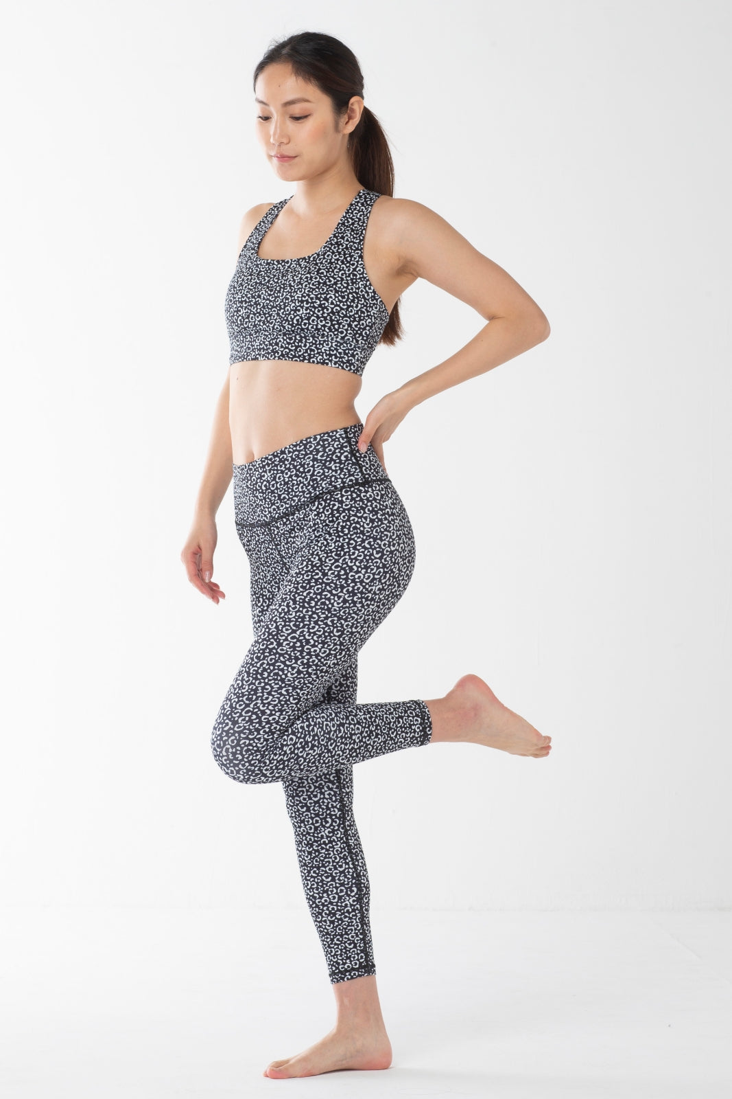 デラックス スポーツブラ ナイトイリュージョン